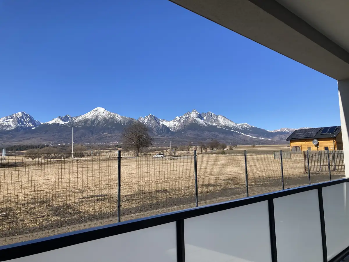 Panoráma Vysokých Tatier z terasy