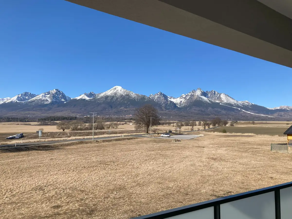 Panoráma Vysokých Tatier z balkóna
